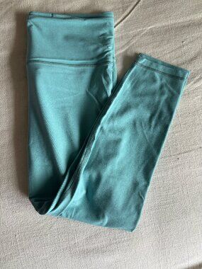 Athleta size large ultra high rise elation 7/8 legging